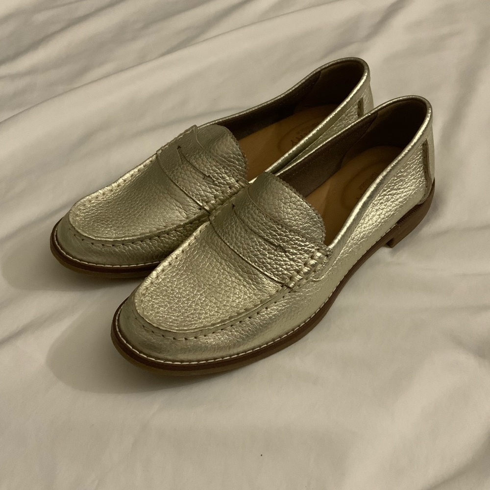 EUC Sperry GOLD Loafers